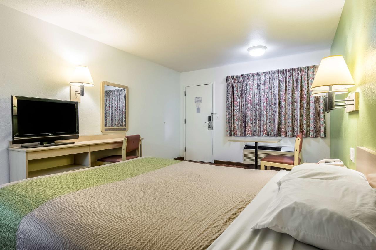 Motel 6 Chattanooga East Екстер'єр фото