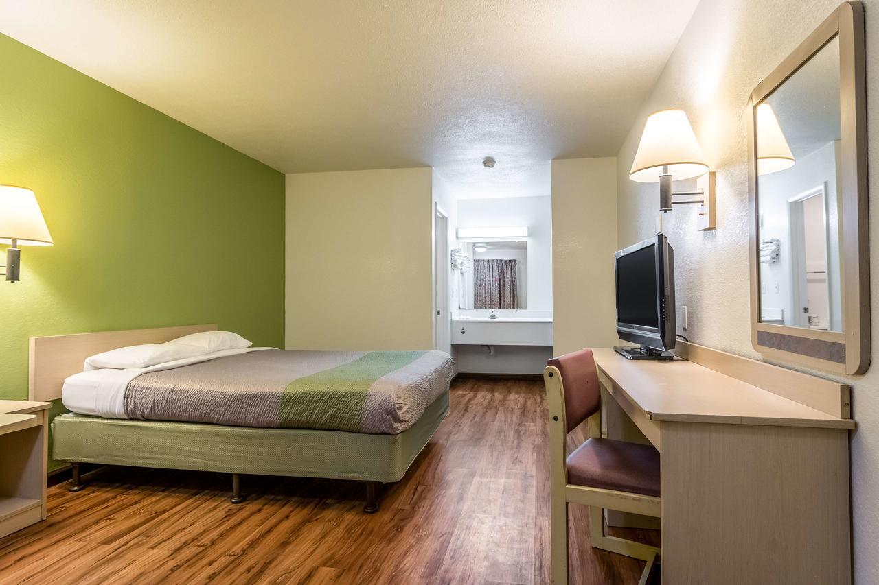 Motel 6 Chattanooga East Екстер'єр фото