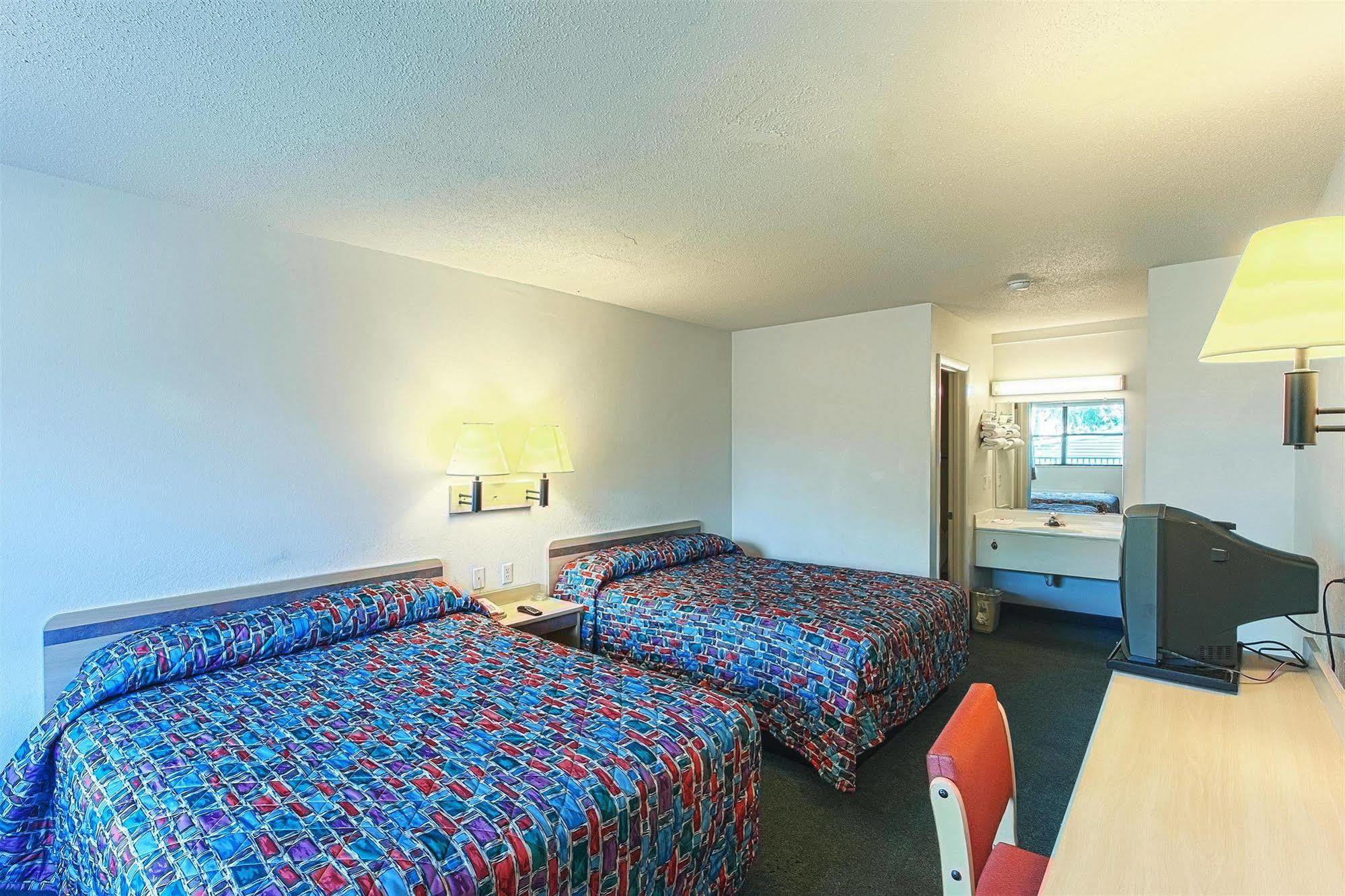 Motel 6 Chattanooga East Екстер'єр фото