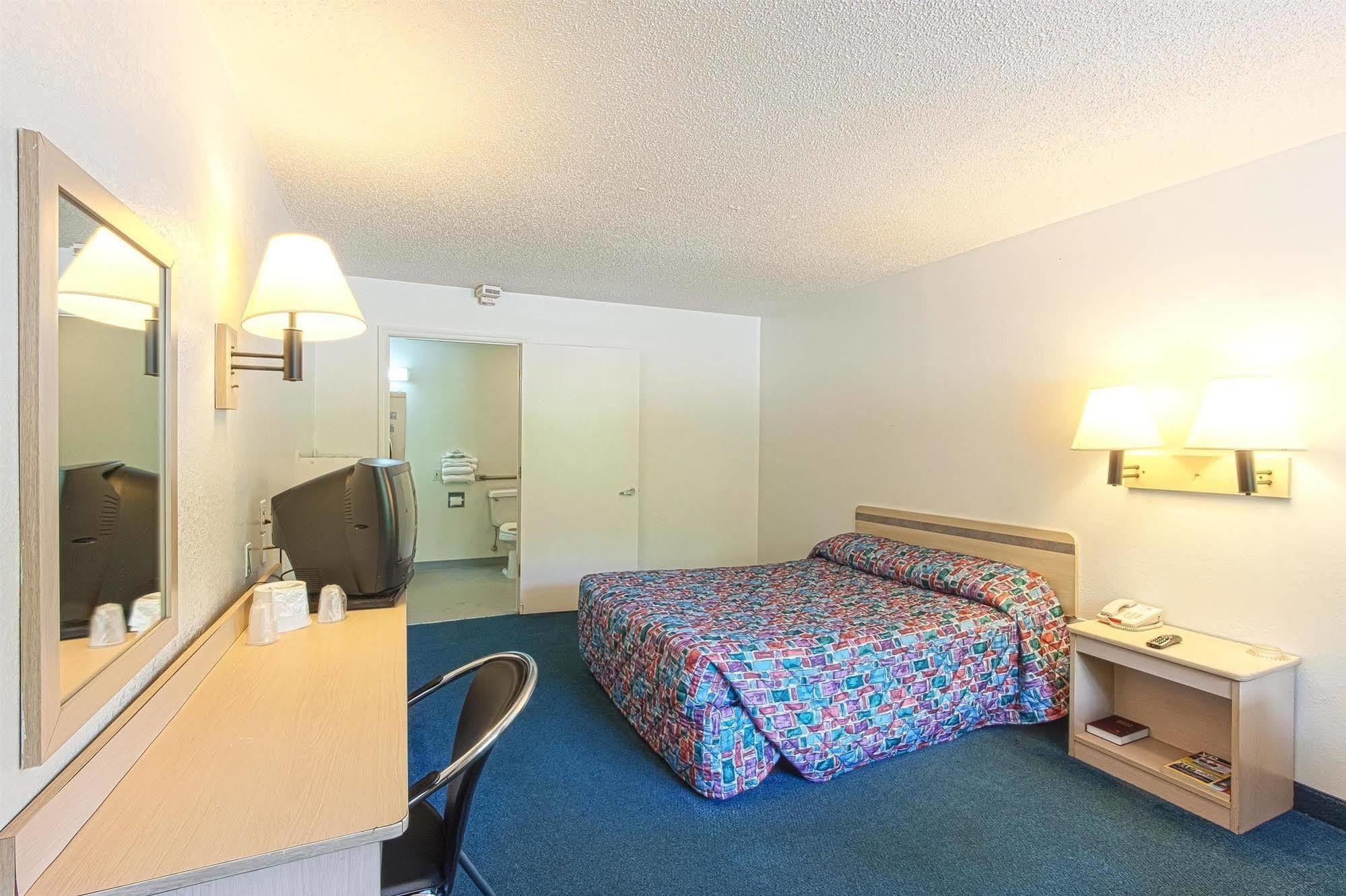 Motel 6 Chattanooga East Екстер'єр фото